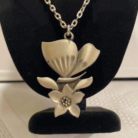 Vintage R. Tennesmed Sweden Mod Pewter Figural Butterfly Necklace - Picture 2 of 9